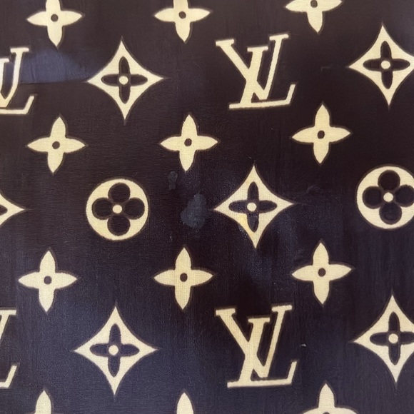 Original No tags, LV square scarf. - Picture 6 of 7